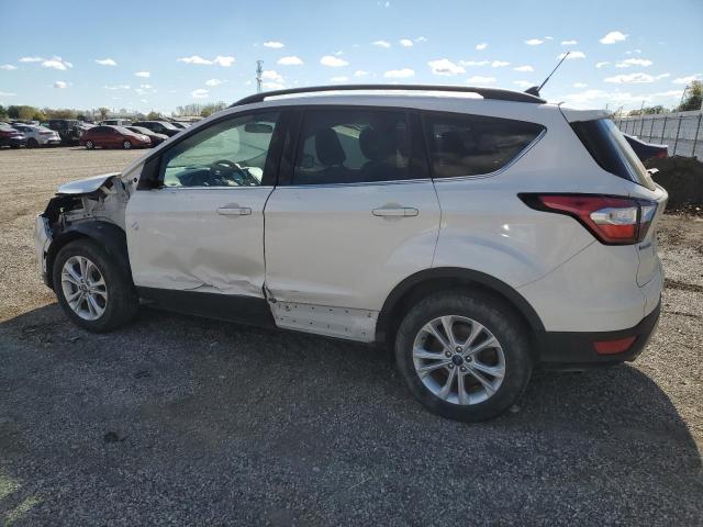 1FMCU9HD2JUC22137 - 2018 FORD ESCAPE SEL WHITE photo 2