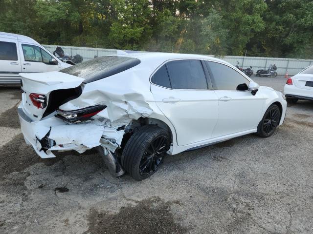 4T1K61AKXPU167574 - 2023 TOYOTA CAMRY XSE WHITE photo 3