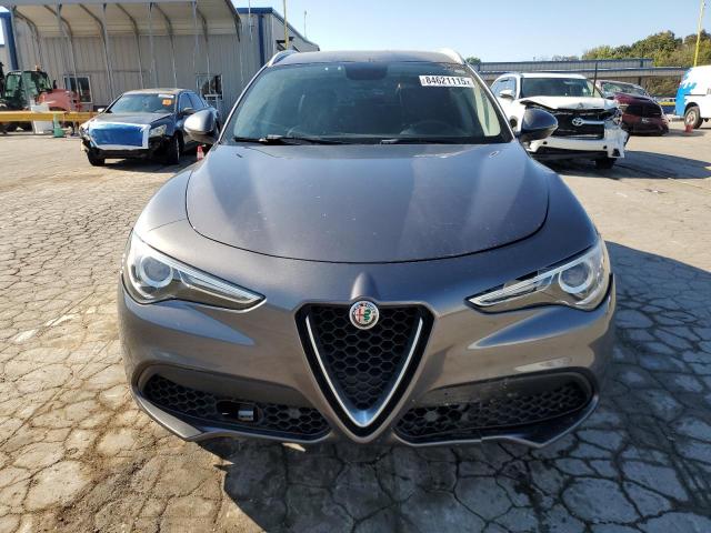 ZASFAKBN1J7B67642 - 2018 ALFA ROMEO STELVIO TI GRAY photo 5