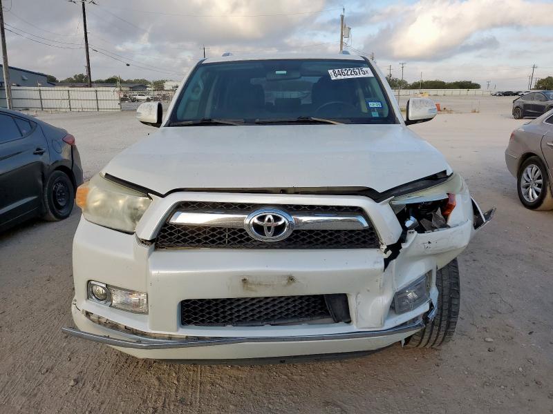 JTEZU5JR1B5031345 - 2011 TOYOTA 4RUNNER SR5 WHITE photo 5