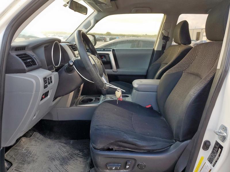 JTEZU5JR1B5031345 - 2011 TOYOTA 4RUNNER SR5 WHITE photo 7