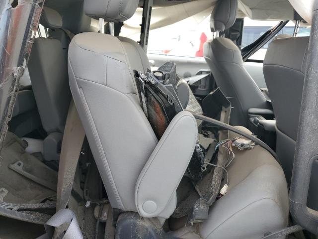 5TDYRKECXSS253740 - 2025 TOYOTA SIENNA XLE ნაცრისფერი ფოტო 11