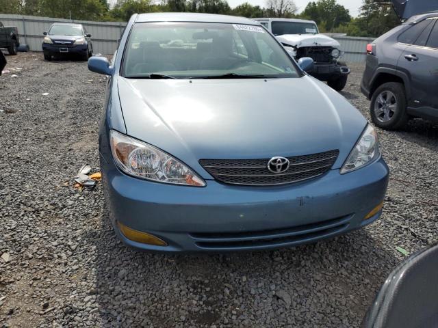 4T1BE32K83U695136 - 2003 TOYOTA CAMRY LE ლურჯი ფოტო 5