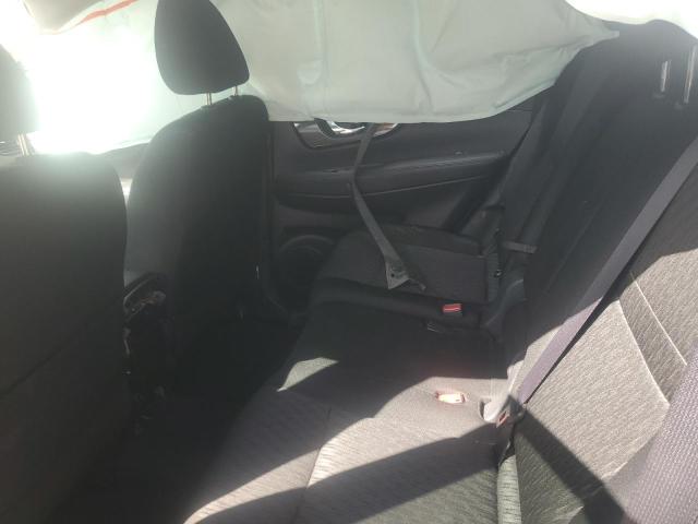 KNMAT2MT8HP527377 - 2017 NISSAN ROGUE S SILVER photo 11