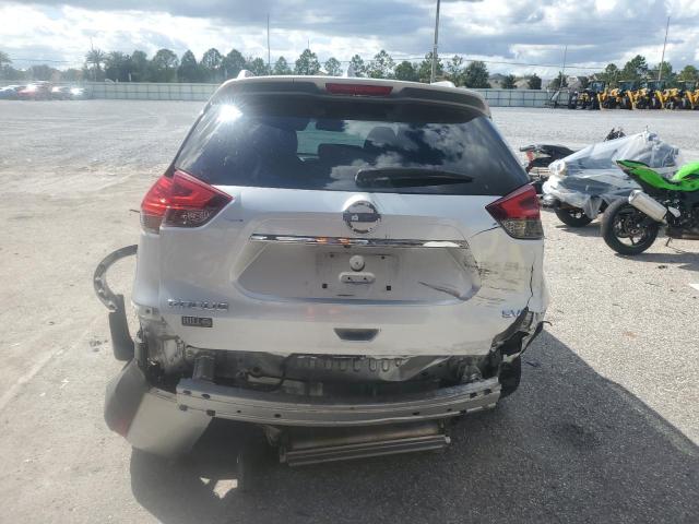 KNMAT2MT8HP527377 - 2017 NISSAN ROGUE S SILVER photo 6