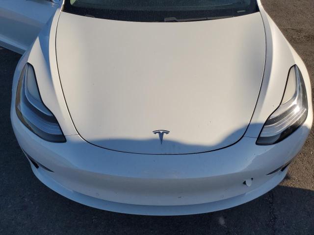 5YJ3E1EA6KF397109 - 2019 TESLA MODEL 3 أبيض صورة 11
