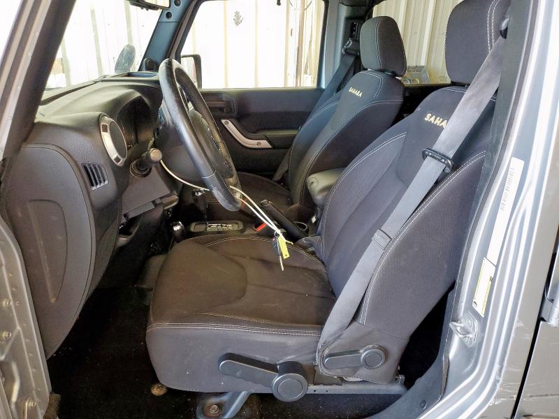 1C4BJWEG8EL118933 - 2014 JEEP WRANGLER UNLIMITED SAHARA SILVER photo 7