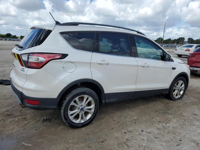 1FMCU0GDXJUA17386 - 2018 FORD ESCAPE SE Ақ фото 3