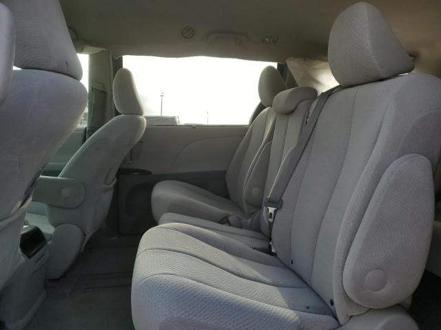 5TDKK3DC9BS049352 - 2011 TOYOTA SIENNA LE 灰色 照片 11