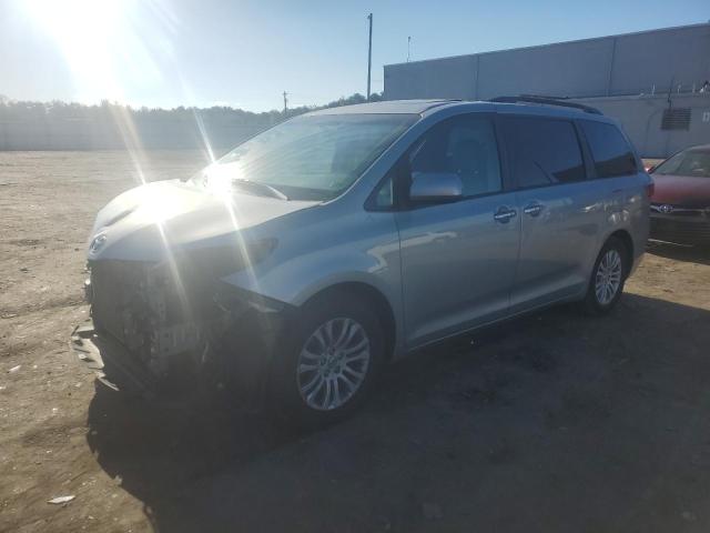 2016 TOYOTA SIENNA XLE, 