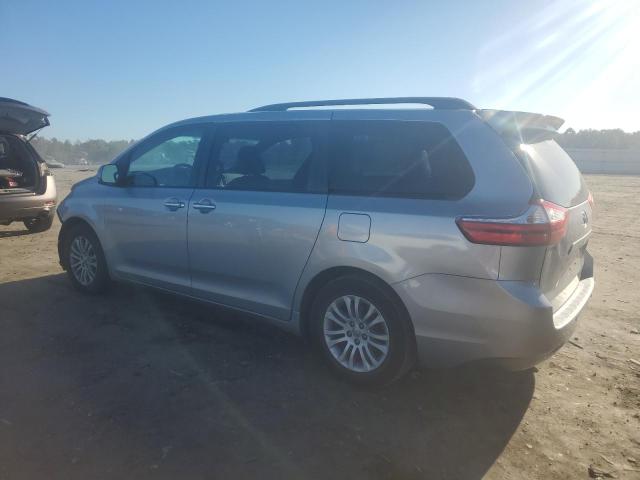 5TDYK3DCXGS748698 - 2016 TOYOTA SIENNA XLE GRAY photo 2