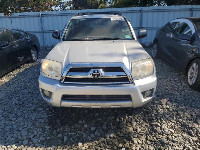 JTEBU14R368062493 - 2006 TOYOTA 4RUNNER SR5 ნაცრისფერი ფოტო 5
