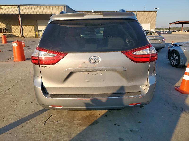 5TDKZ3DC7JS901370 - 2018 TOYOTA SIENNA LE SILVER photo 6
