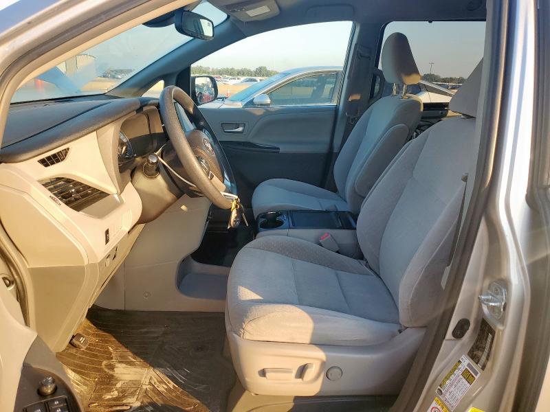 5TDKZ3DC7JS901370 - 2018 TOYOTA SIENNA LE SILVER photo 7