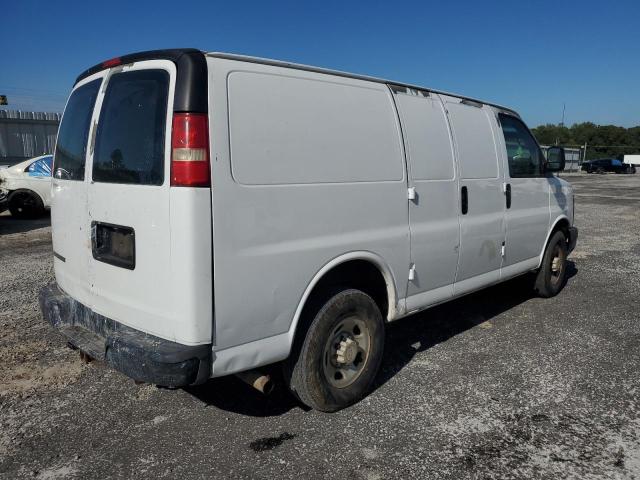 1GCGG25C681102627 - 2008 CHEVROLET EXPRESS G2 Biały zdjęcie 3