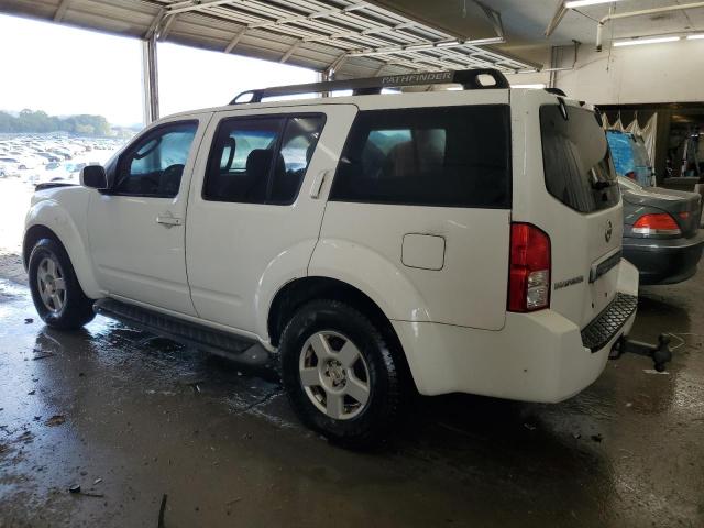 5N1AR18W45C731704 - 2005 NISSAN PATHFINDER LE WHITE photo 2