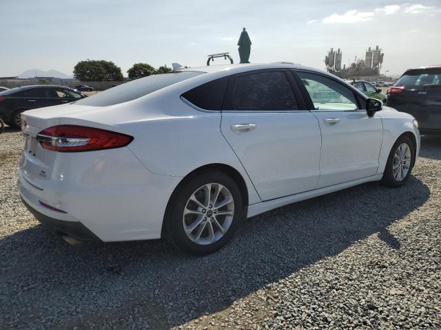 3FA6P0HD7KR175478 - 2019 FORD FUSION SE WHITE photo 3