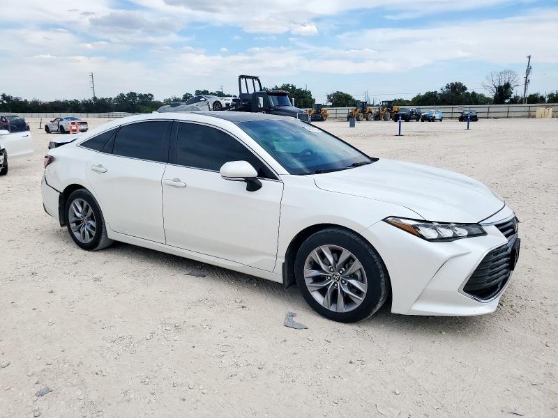 4T1AZ1FBXNU082369 - 2022 TOYOTA AVALON XLE Weiß Foto 4