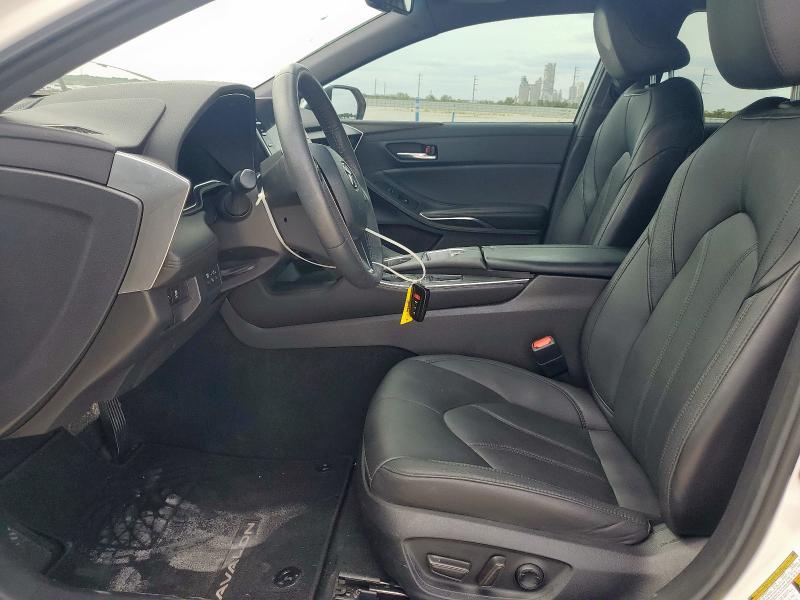 4T1AZ1FBXNU082369 - 2022 TOYOTA AVALON XLE Weiß Foto 7