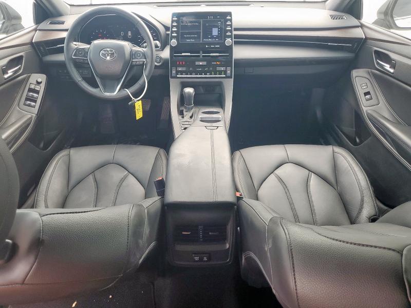 4T1AZ1FBXNU082369 - 2022 TOYOTA AVALON XLE Weiß Foto 8