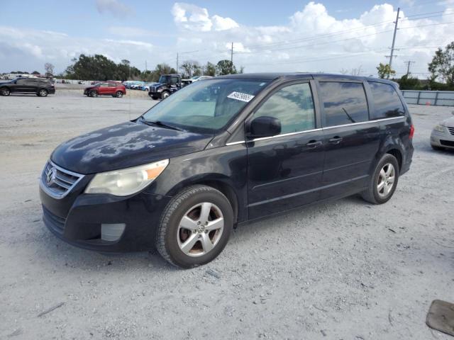 2010 VOLKSWAGEN ROUTAN SE, 