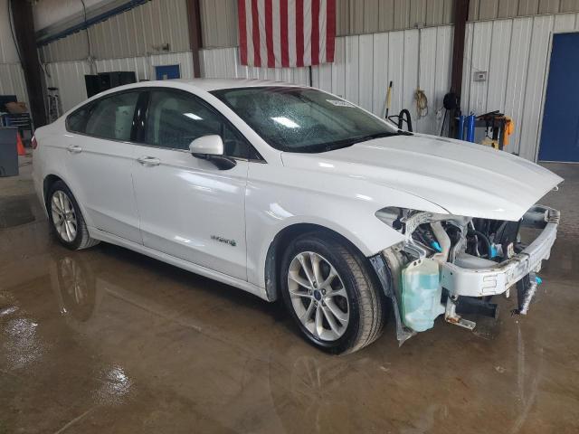 3FA6P0LU3KR117035 - 2019 FORD FUSION SE Weiß Foto 4