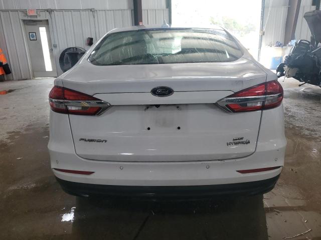 3FA6P0LU3KR117035 - 2019 FORD FUSION SE Weiß Foto 6