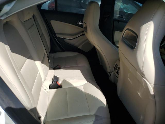 WDDSJ4EB7JN603335 - 2018 MERCEDES-BENZ CLA 250 თეთრი ფოტო 10