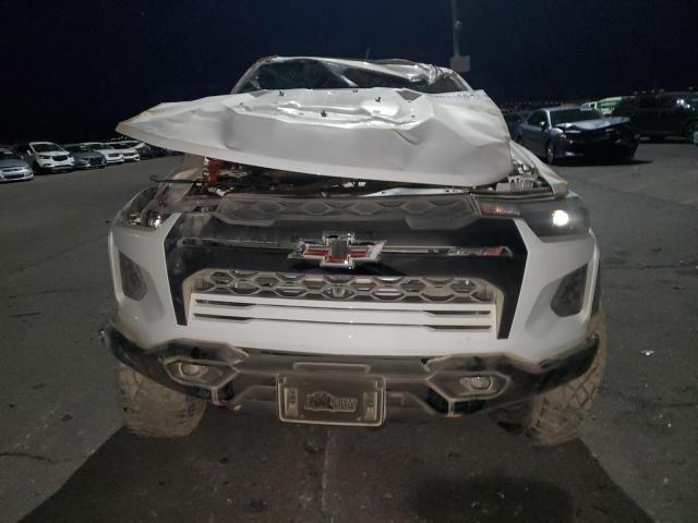 1GCPTFEK2R1271667 - 2024 CHEVROLET COLORADO ZR2 WHITE photo 5