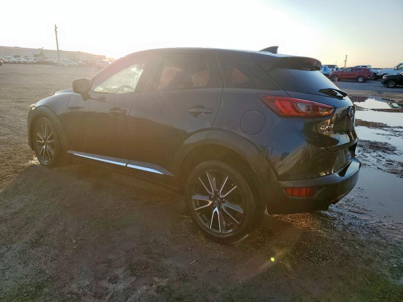 JM1DKDD71J0301856 - 2018 MAZDA CX-3 GRAND TOURING BLUE photo 2