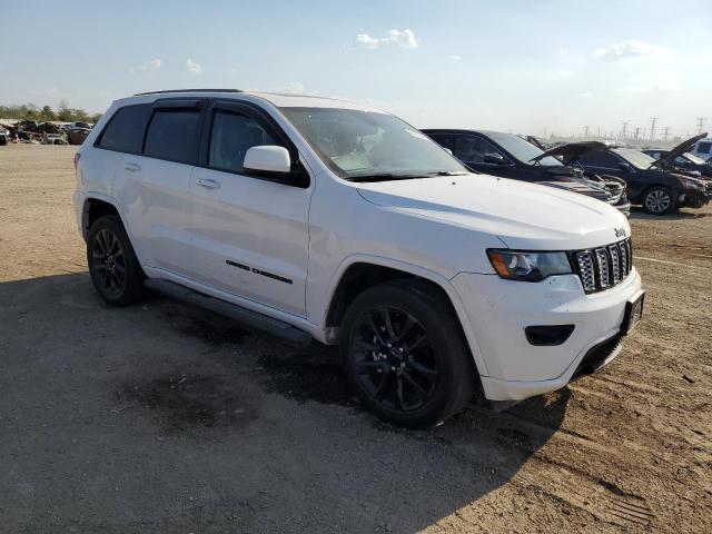1C4RJFAG7LC237719 - 2020 JEEP GRAND CHER LAREDO WHITE photo 4