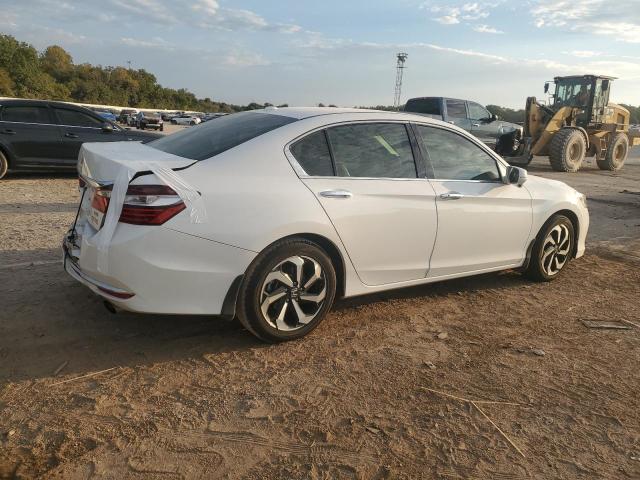 1HGCR3F85GA013690 - 2016 HONDA ACCORD EXL WHITE photo 3