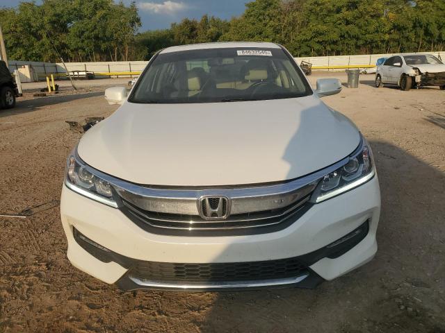 1HGCR3F85GA013690 - 2016 HONDA ACCORD EXL WHITE photo 5