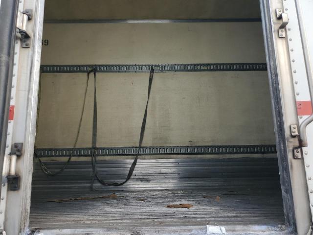 1UYVS2486CM463710 - 2012 UTILITY VS2RA Weiß Foto 6