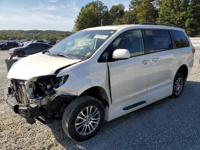 2019 TOYOTA SIENNA XLE, 