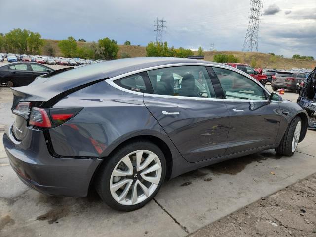 5YJ3E1EB9JF090752 - 2018 TESLA MODEL 3 GRAY photo 3