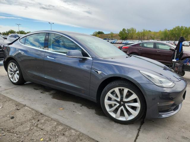 5YJ3E1EB9JF090752 - 2018 TESLA MODEL 3 GRAY photo 4