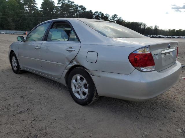 4T1BE32K75U408405 - 2005 TOYOTA CAMRY LE SILVER photo 2