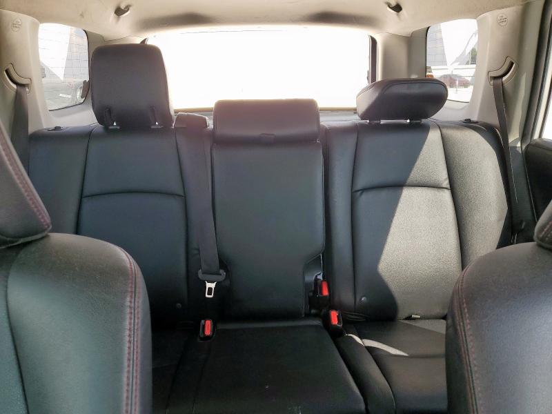 JTEBU5JR9J5530412 - 2018 TOYOTA 4RUNNER SR5/SR5 PREMIUM Белый фото 10