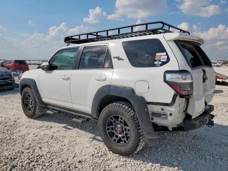 JTEBU5JR9J5530412 - 2018 TOYOTA 4RUNNER SR5/SR5 PREMIUM Белый фото 2