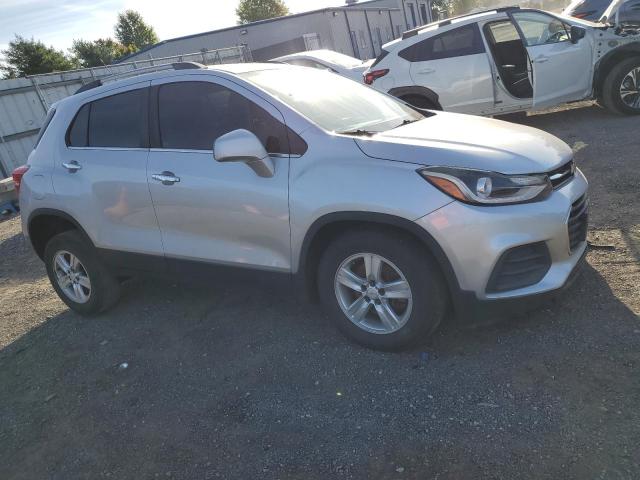 KL7CJLSB4JB632688 - 2018 CHEVROLET TRAX 1LT Gümüş foto 4