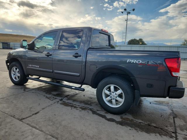 1N6BA0EC8CN303038 - 2012 NISSAN TITAN S ნაცრისფერი ფოტო 2