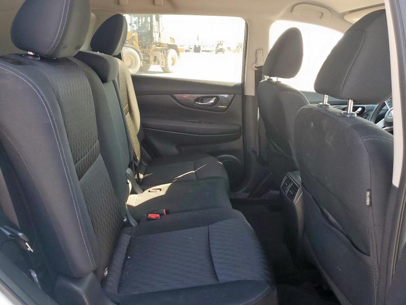 KNMAT2MT6JP589981 - 2018 NISSAN ROGUE S 白色 照片 11