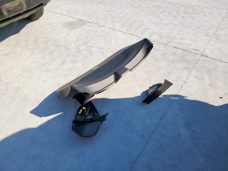 KNMAT2MT6JP589981 - 2018 NISSAN ROGUE S 白色 照片 13