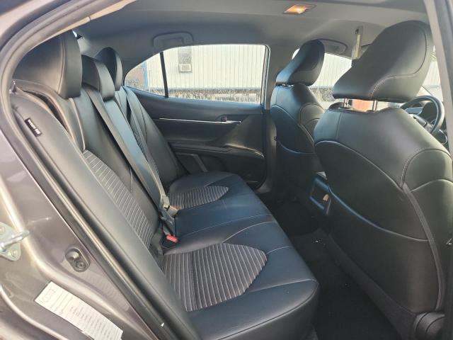 4T1G11AK5MU558860 - 2021 TOYOTA CAMRY SE ნაცრისფერი ფოტო 10