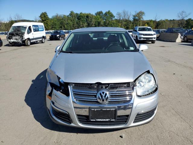 3VWRZ7AJ8AM064294 - 2010 VOLKSWAGEN JETTA SE SILVER photo 5