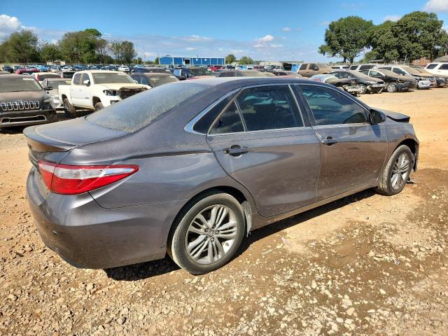 4T1BF1FK5FU114935 - 2015 TOYOTA CAMRY LE 灰色 照片 3