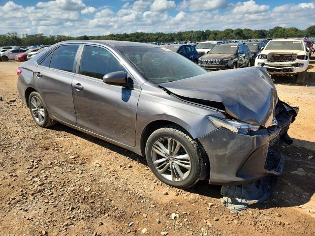 4T1BF1FK5FU114935 - 2015 TOYOTA CAMRY LE 灰色 照片 4