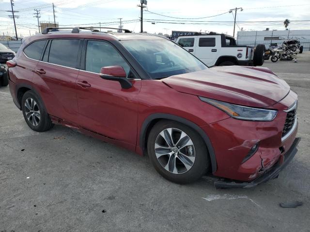 5TDHZRAHXMS527581 - 2021 TOYOTA HIGHLANDER XLE RED photo 4