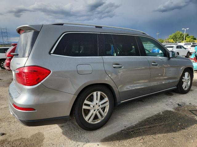 4JGDF7CE1EA325477 - 2014 MERZ GL 450 4MATIC GRAY photo 3